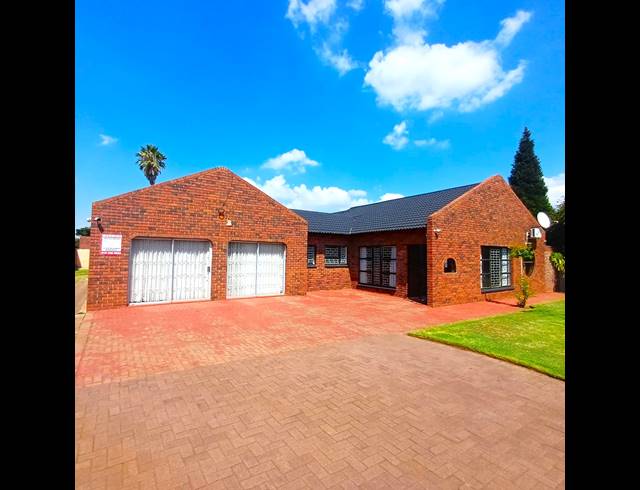 3 BEDROOM HOUSE FOR SALE IN RIVERSDALE